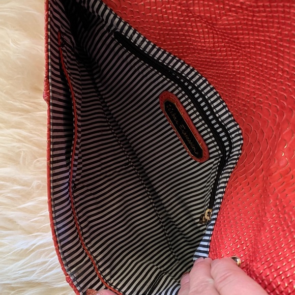 Vegan leather clutch - Picture 3 of 6